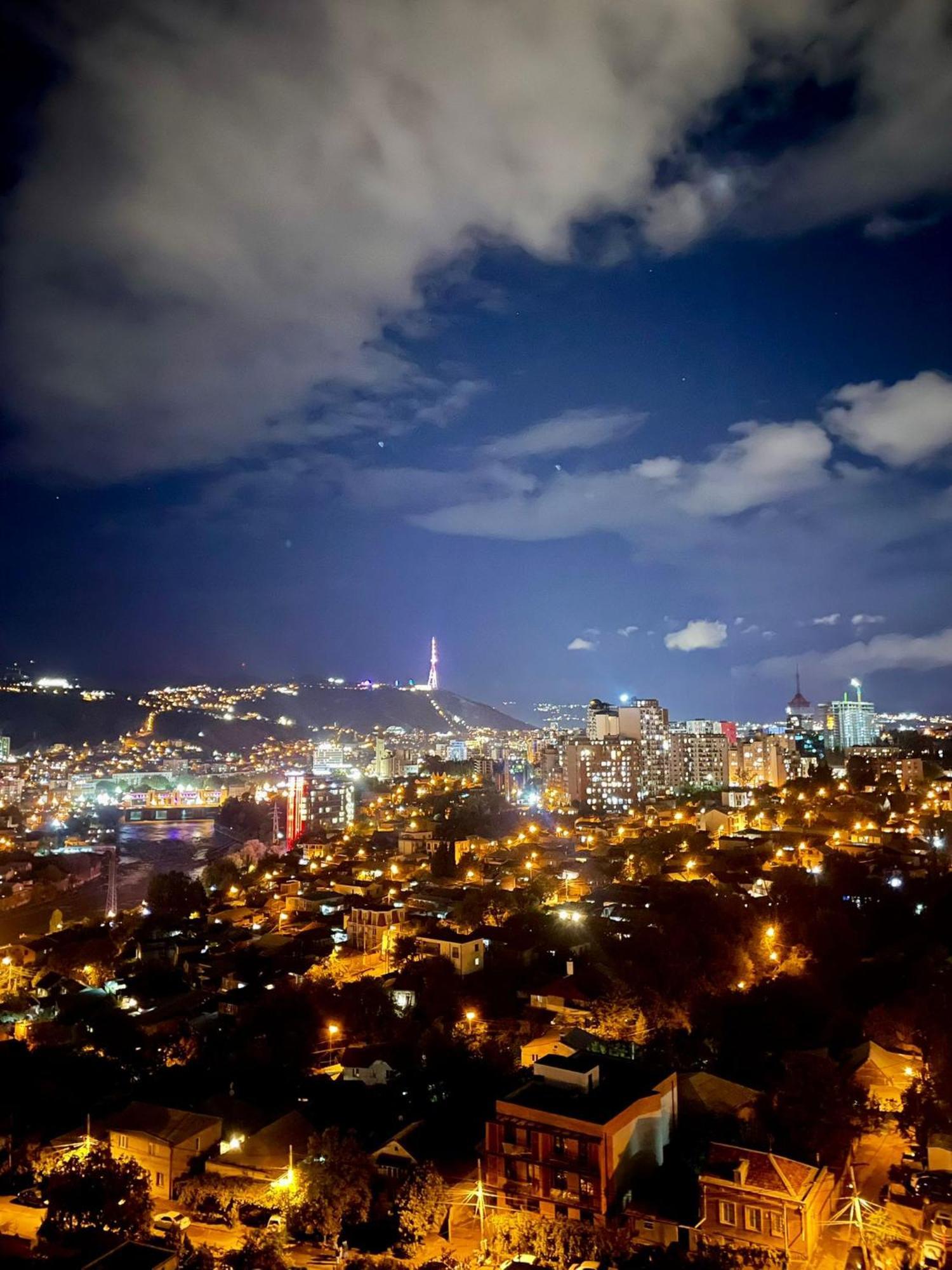 Cozy 1-Bedroom Unit In Tbilisi, With Amazing View Ngoại thất bức ảnh